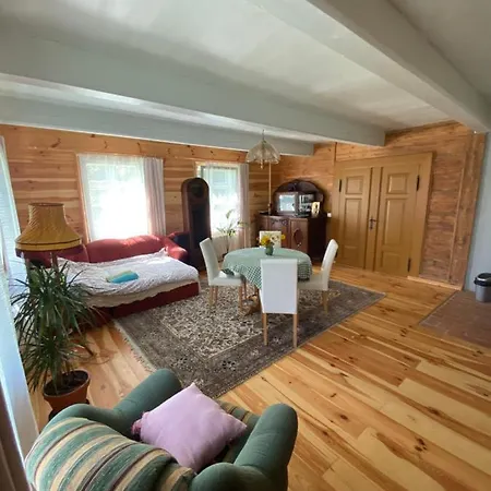 Zabytkowy Drewniany Dom Z 1887 Roku Privat bolig *