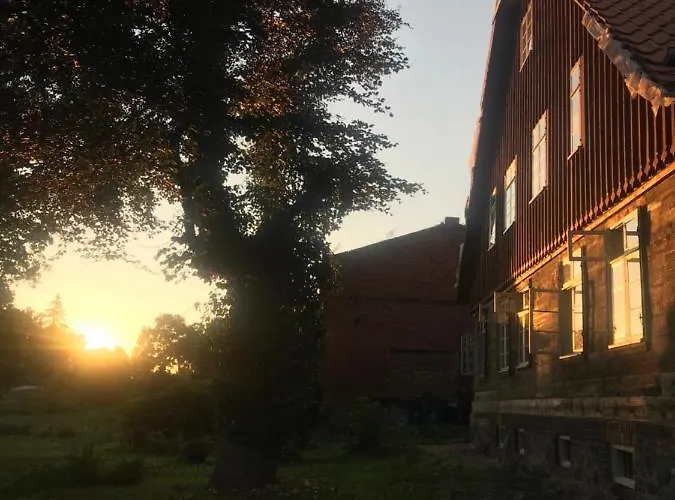 Zabytkowy Drewniany Dom Z 1887 Roku 民宿